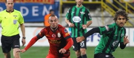Galatasaray tine pasul cu lidera Besiktas